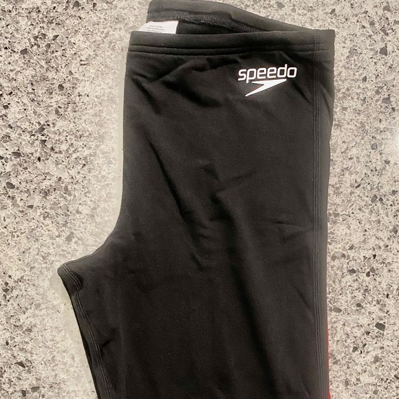 Speedo men Canada 🇨🇦 Olympic jammer. NWT. 32. - Picture 10 of 12